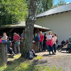 Gegen Mittag kam die Wandegruppe in der Söhrekampfbahn in Wellerode an. 