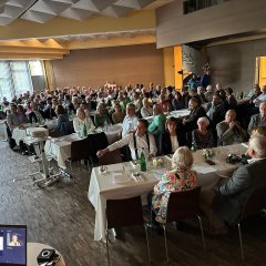 140 Gäste waren zur Jubiläumsfeier ins Bürgerhaus gekommen.